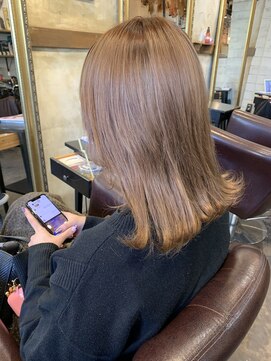 トロニー(TLONY) 柔らか艶ベージュ　stylist/miaki