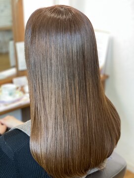 ヘアーアンドスパ ロココ(HAIR&SPA ROCOCO) カラートリートメントでツヤ美髪