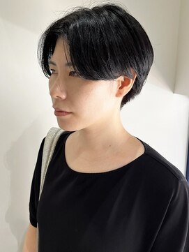 ウクラ バイ レシッド 池袋(uchla by rcid) バック刈り上げハンサムショート黒髪センターパート韓国マッシュ