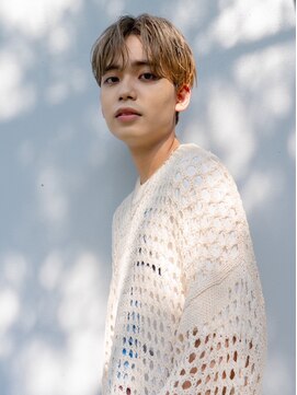 デビュー ヘアーメイク ウルフ/アッシュブラック/カルマパーマベリーショート沖縄宜野湾