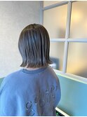 切りっぱなし外はねボブエモージュカラーグレージュ