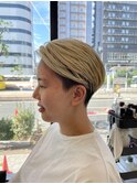 刈り上げショート刈り上げボブホワイトブロンド