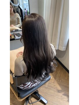 リジー(Litzy) 透明感グレージュ/嶋田 綺星