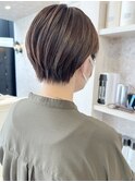 福山市美容室Caary耳かけ丸みショートヘア透明感ブラウンカラー
