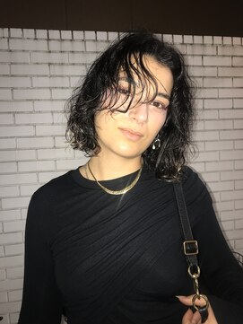 フェンヘアーアイス 中目黒(Fen.hair ici) 大人可愛い艶カラー癖毛活かしブリーチデザインエンドカラー