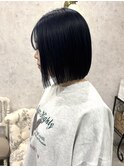 暗めカラー◎ブルーブラック丸みボブ透け感UP！