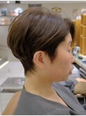 くせ毛多毛ショートボブ襟足もみあげくびれ奥行きボリューム大人