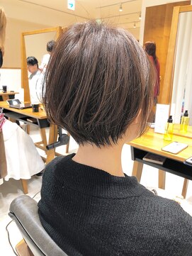 ビューイースト 亀戸 錦糸町(VIEW EAST) くびれと丸みが可愛いショートボブ