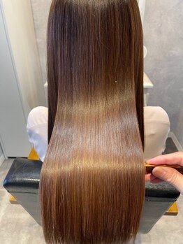 ポノ 南流山(PONO)の写真/『グレイカラーをした方が髪が綺麗になる』カラーと同時進行で行う髪質改善カラーエステで艶美人に！