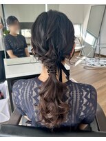 オウン(AUN)&nbsp;ローポニーアレンジ