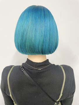 ヘアー アイス 御器所本店(HAIR ICI) 派手カラーブリーチペールブルーネイビーミニボブ切りっぱなし