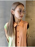 ロングタイトセンターパートハイトーンブロンドブリーチ中区袋町