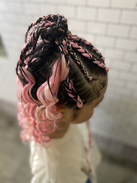 カペリマレーナ(Capelli Malena) キッズ　コーンロウ　エクステあり全頭ポニーテール　+ウェーブ