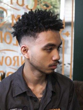 プロショップウェーブ セカンド(PRO SHOP WAVE II) スペインカール/プードルパーマ/メンズパーマ/ニュアンスパーマ