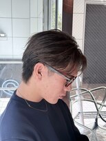 ヘアーアンドメイク ビス(HAIR&MAKE bis)&nbsp;清潔感のある刈り上げないセンターパート 【AKITO】