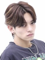 アーリー(Ali'i)&nbsp;センターパートウルフニュアンスパーマ韓国ヘアメンズハイライト