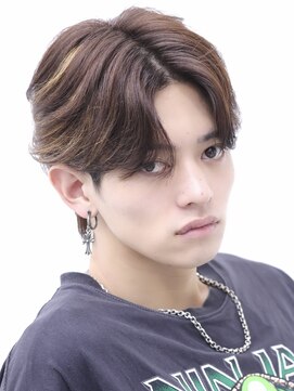 アーリー(Ali'i) センターパートウルフニュアンスパーマ韓国ヘアメンズハイライト