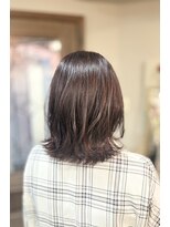 アレッタ(aletta)&nbsp;透明感ピンクアッシュカラー×外ハネミディ