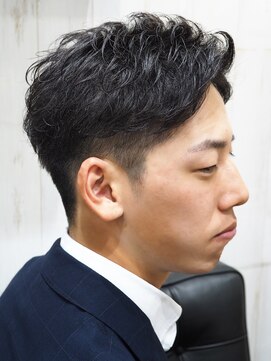 ヨシザワインク プレミアム 横浜 桜木町店(YOSHIZAWA Inc. PREMIUM) 黒髪アップバングアイロンパーマビジネスツーブロック