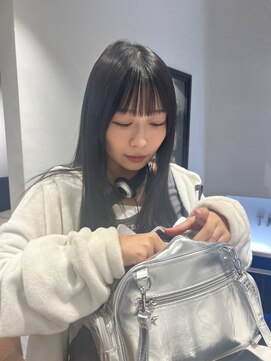 トレス(TRESS) ぱっつん前髪 暗髪ロング ツヤ髪 ブリーチなしオリーブ