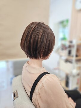 ツナグ(TSUNAGU) 質感と量感にこだわってつくるショートボブ×透明感カラー