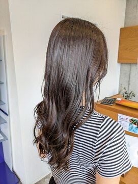 ルレ 本山(Relais) 人気のオリーブカラ―&つや髪ロング