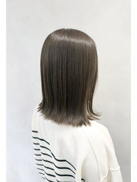 ザックラフィネ(ZACC raffine) 外ハネボブ/アッシュベージュ