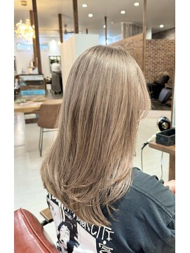 サロンドクオリア(Salon de Qualia) ハイトーンベージュ/ブリーチカラー/ケアブリーチ