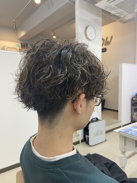 フェイス ウルマ(face URUMA) フェザーパーマ／センターパート