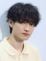 アズ ワン(AS ONE)&nbsp;波巻きパーマツイストスパイラルパーマツーブロックメンズ黒髪