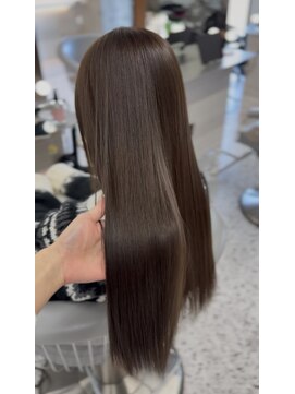 ロール 博多(Role) ブラウンカラー/レイヤーカット/透明感カラー