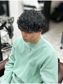 波巻きパーマ メンズ 黒髪 束感 無造作 トレンド 20代　30代