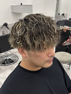 ノイセルヘアー(Noisyle Men's hair) リバースセンターパート/ニュアンスパーマ/ダウンバング/MEN'S