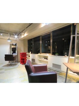 【札幌駅徒歩3分】２席だけの“密じゃない”ヘアサロン。落ち着いた雰囲気が私を解放する［ROCbouquet］