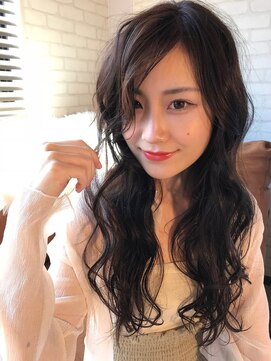 ヴィッカ ヘアーアンドメイク(vikka. hair and make) ゆるふわウェービーロング