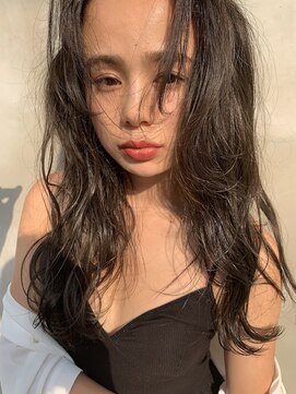 ソルトウォーター(SALT WATER) SUSAKI外国人風センターパートグレージュロブ