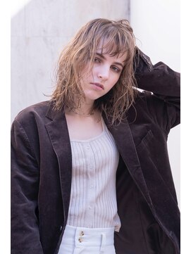 アメリ 新宿(Ameri) Ameri 外国人風セミロングヘア【新宿】