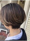 軽やかハイライトショート