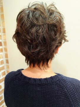 フルール たまプラーザ(Fleur) スタイリッシュショート×やや強パーマ☆伊東直哉