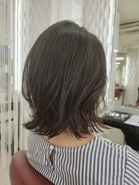 クオリス 赤塚店(QUALIS) 20代30代大人かわいい外ハネ/ミディアム/ウルフ/前髪なし/くびれ