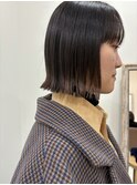 外ハネ切りっぱなしボブ