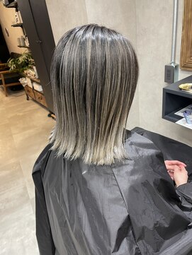 サニー 渋谷(SUNNY) バレイヤージュ、ハイライト、レイヤーロング、グレーベージュ