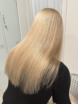 ダイアモンドリリー(Diamond Lily) ブロンドヘアー