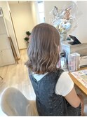 ホワイトベージュカラー