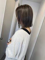 グリ(GRIS)&nbsp;切りっぱなしボブ×ハイライト 脱白髪染め