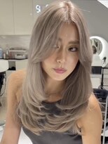 ヨロ 上野(YOLO)&nbsp;ハイライトカラーミルクティーベージュレイヤーカット