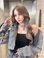 リリー(Lilley)&nbsp;【稲永麻衣】コリエク+羽エクステ+ロングヘア+ブリーチ+韓国ヘア
