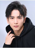 黒髪アップバングショート