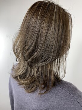 アヴァンス 江坂店(AVANCE.) くびれハイライトカラー