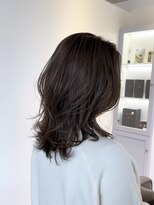 ロエ(loe)&nbsp;くびれのある大人のレイヤースタイル/40代50代